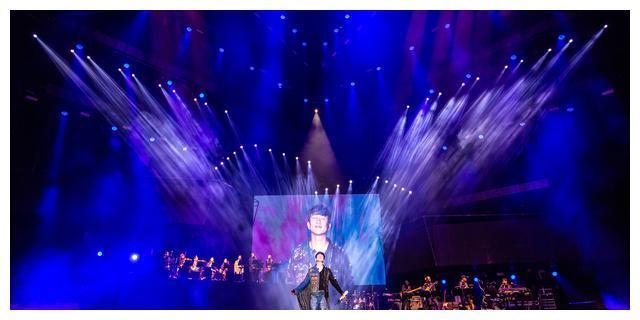 林俊杰重庆巡演带病唱足三小时 卖力演出感动全场