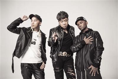 他们曾经夜店驻唱，凭一首歌斩获千万粉丝，却被网友质疑抄袭！