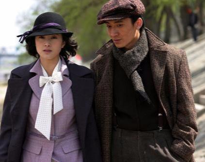 她曾受赵宝刚的欣赏，《奋斗》中就她没火，三次改名后因孙俪走红