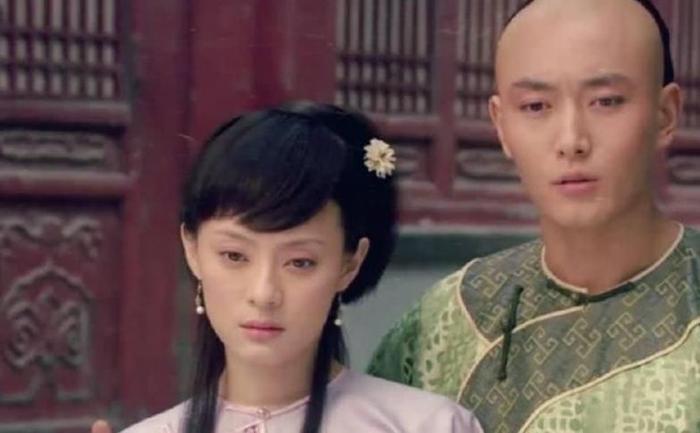 甄嬛传:甄嬛和果郡王圆房，谁注意到甄嬛当时戴的头饰了?