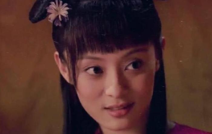 甄嬛传:甄嬛和果郡王圆房，谁注意到甄嬛当时戴的头饰了?