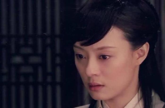 甄嬛传:甄嬛和果郡王圆房，谁注意到甄嬛当时戴的头饰了?