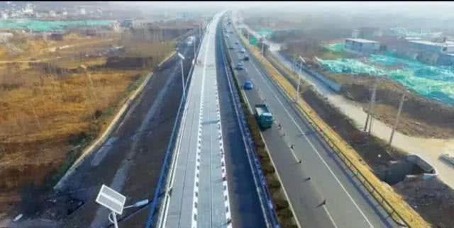 济南修建“太阳能高速公路”,运行的怎样?答案太出乎意外了!
