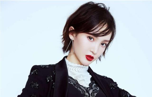 她是邓伦唯一承认的女朋友，公开恋情惨遭封杀，网友：替你不值！