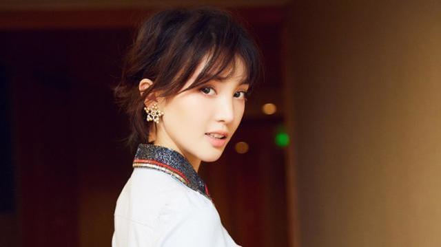 她是邓伦唯一承认的女朋友，公开恋情惨遭封杀，网友：替你不值！