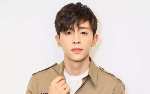 她是邓伦唯一承认的女朋友，公开恋情惨遭封杀，网友：替你不值！