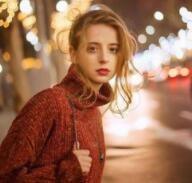 在乌克兰过夜，导游：晚上不要给美女开门