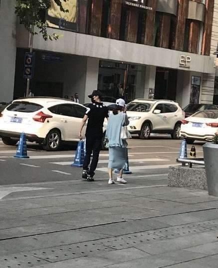 赵丽颖和冯绍峰又巧遇了! 网友: 恋情被证实