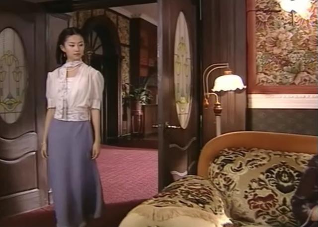 这才是仙女！15岁刘亦菲在《金粉世家》中的7张图片，简直绝了！