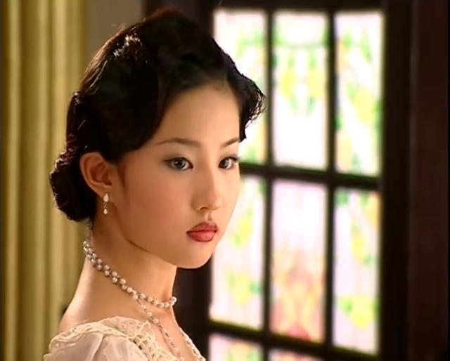 这才是仙女！15岁刘亦菲在《金粉世家》中的7张图片，简直绝了！