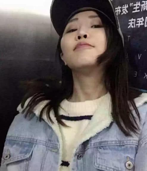 曾经是虎牙第一女主播，如今却沦落为陪玩，看到接单次数让人很尬