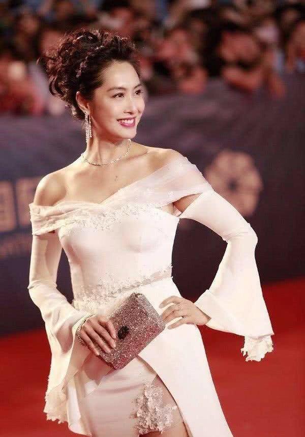 又见朱茵！周星驰受访谈及感情称：“你看，还有机会吗？”