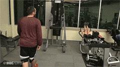 搞笑动图：当女神学会“葛优躺”，这姿势有点意思！