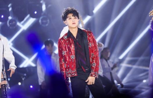 否认恋情都这么搞笑?黄子韬自称女友是“方否认”，妹妹是方怡然