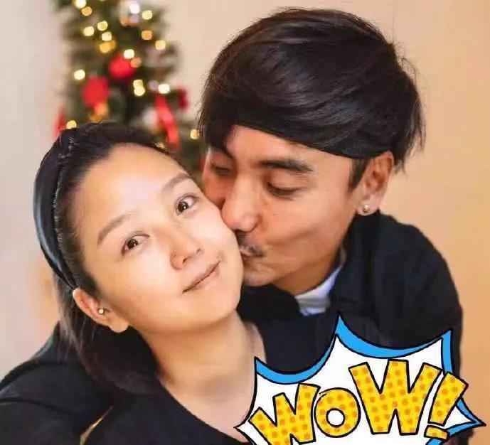 二婚后生第3个孩子的女星，何洁大秀全家福，她至今未爆料孩子爸