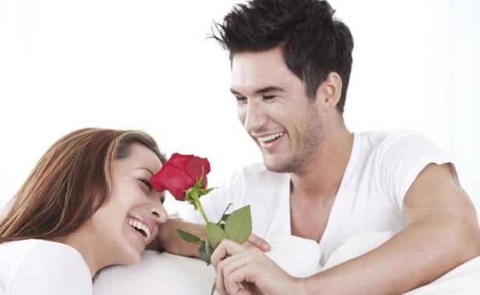 夫妻夜话，睡觉前聊这三个话题，对方会更爱你