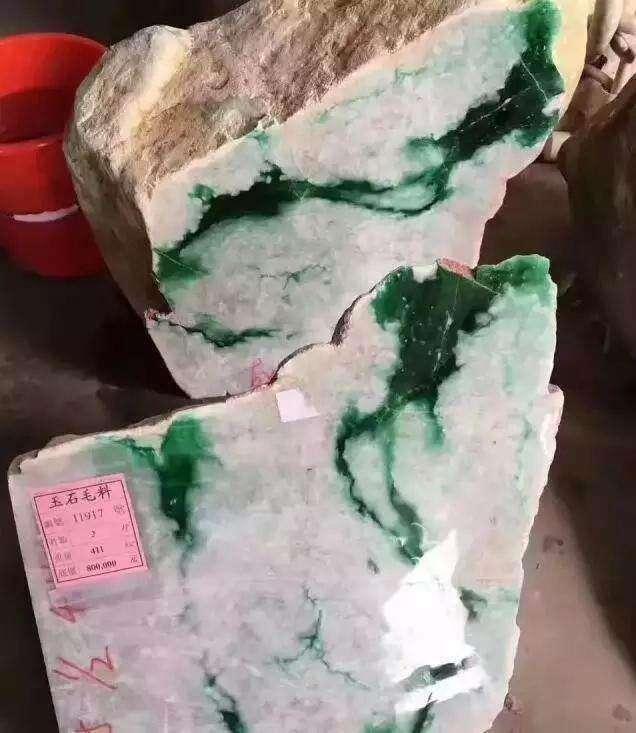 带您回顾, 1亿翡翠毛料切出几十亿帝王绿! 赌石暴涨的一天
