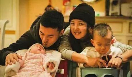 赫子铭爆“何洁婚内出轨”是谎言？网友：恭喜释小龙逃过一劫