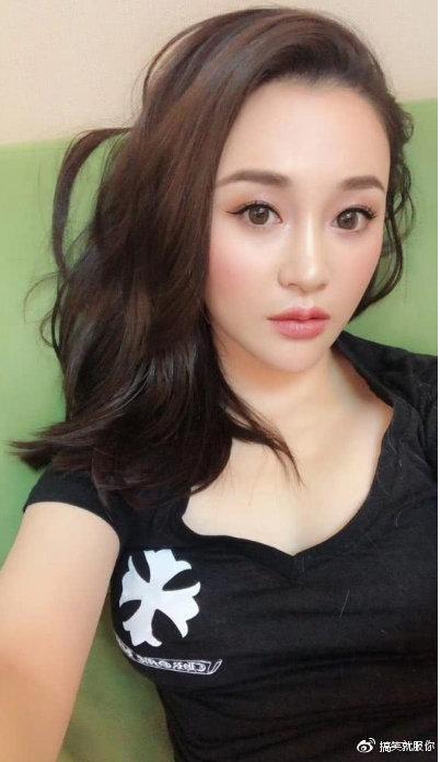 #木木父母向吴秀波求情短信# 怎么看?陈昱霖妈妈晒出大量求情短信