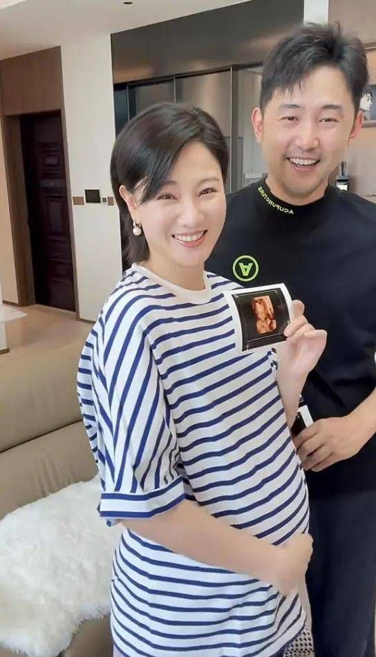 原创             40岁女演员宣布怀孕！结婚四年艰难备孕，晒照激动落泪